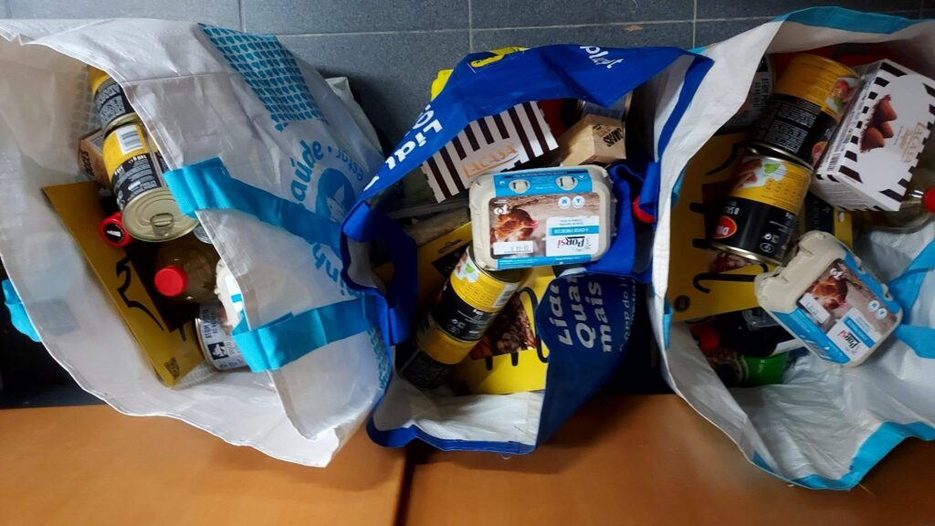 cabaz_comida_saco_azul2
